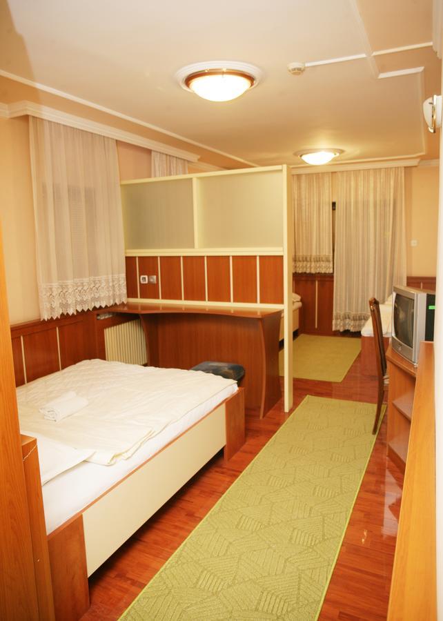 Motel Nana Banja Luka Extérieur photo