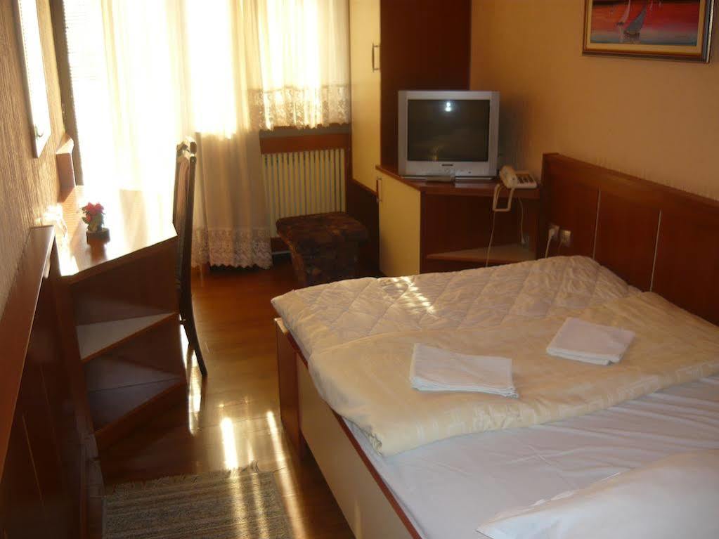 Motel Nana Banja Luka Extérieur photo